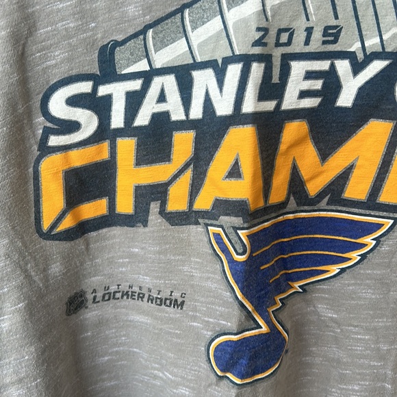 STL Blues Hockey Stanley Cup Champs 2019 Long Sleeve T Shirt sz L Gray EUC - Picture 15 of 15